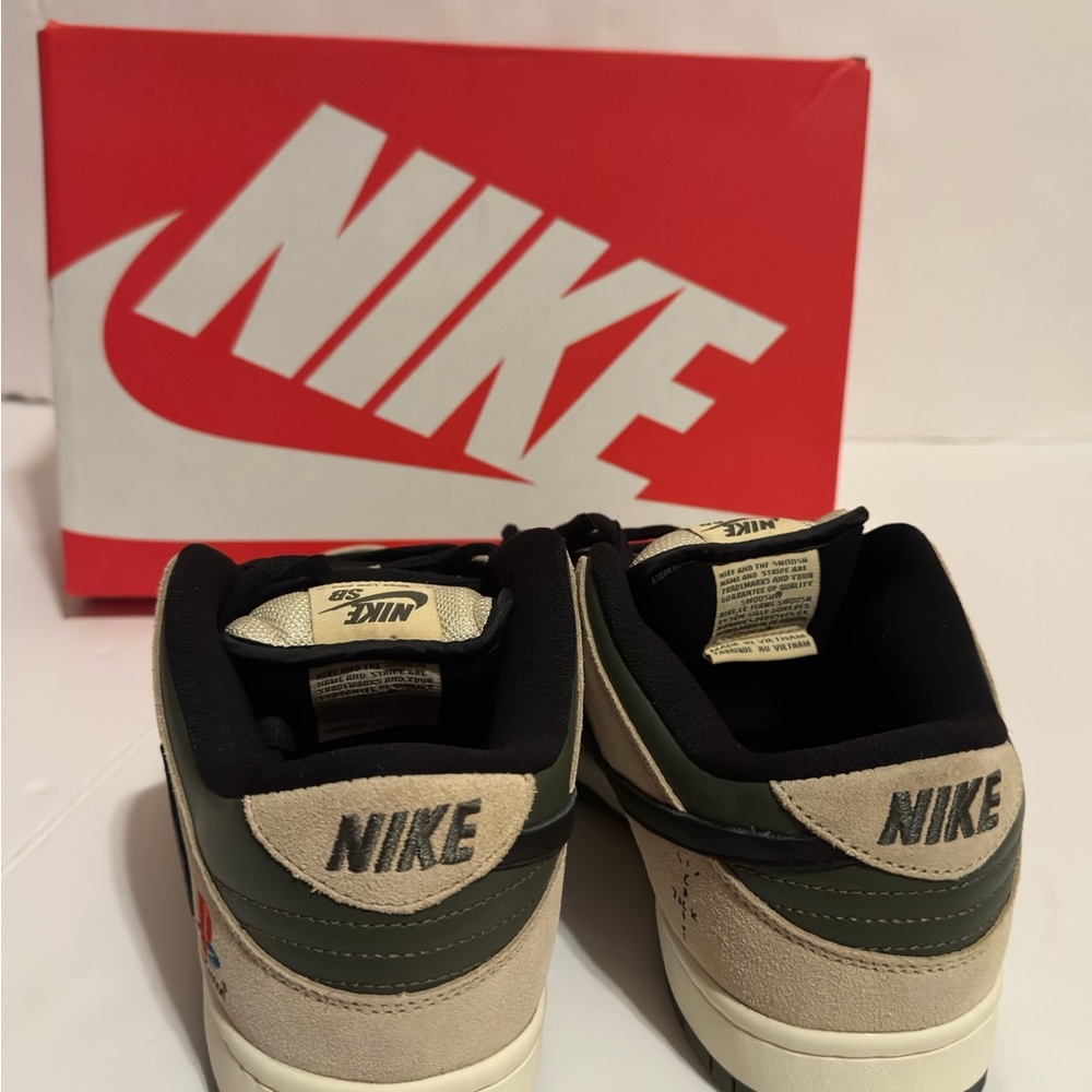Nike SB Dunk Low Sneakers - Picture 11 of 11